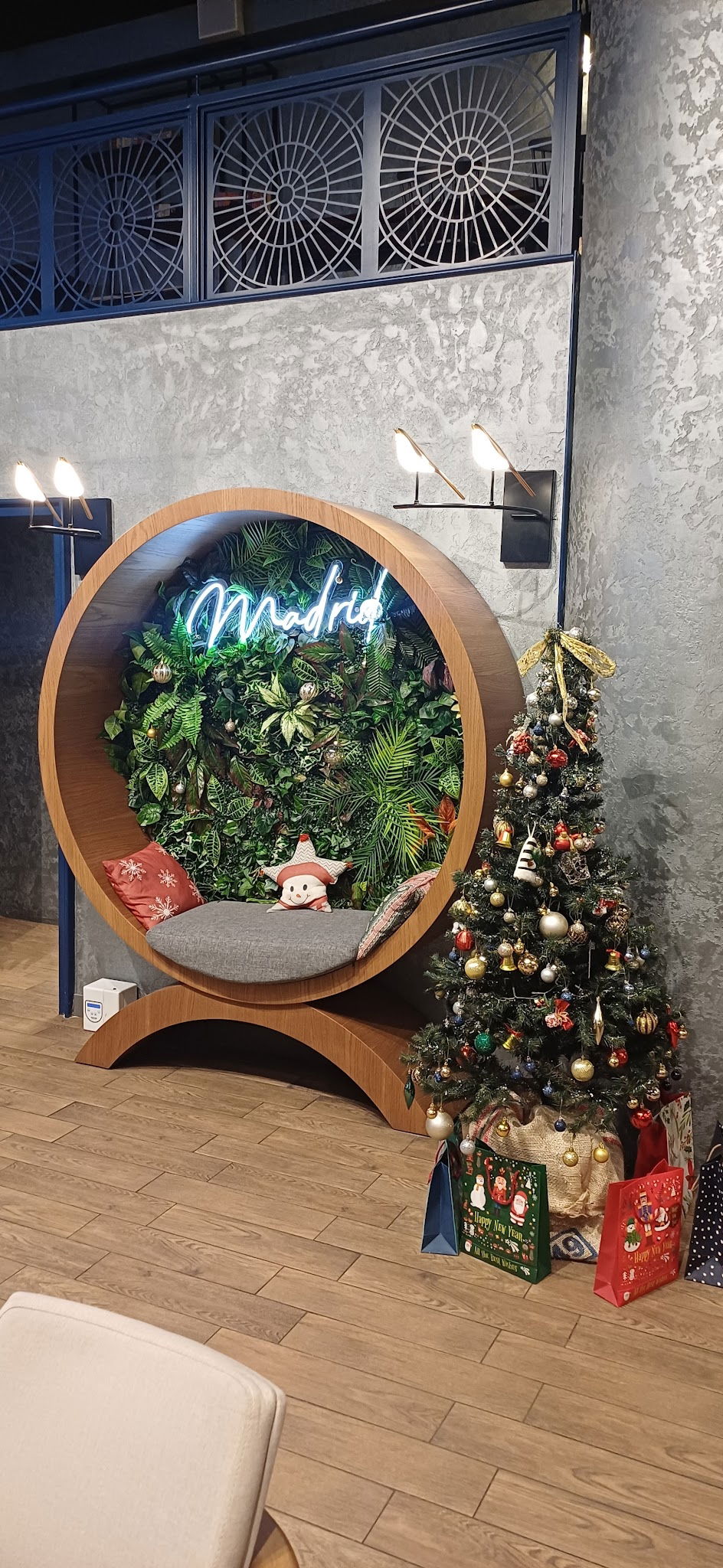 Coffee De Madrid Maidan