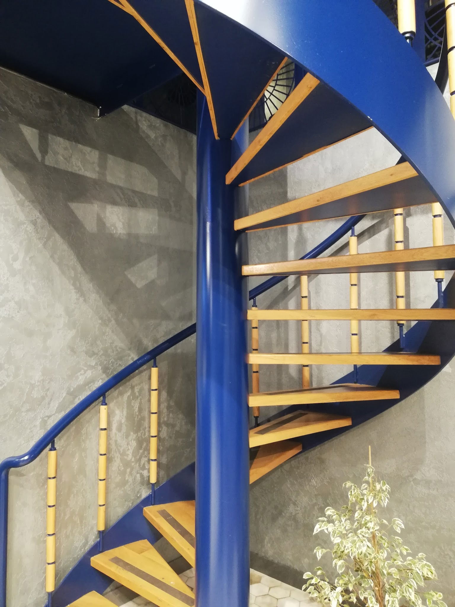 Coffee De Madrid Maidan