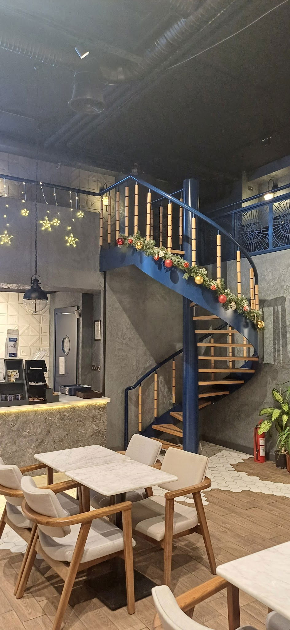 Coffee De Madrid Maidan