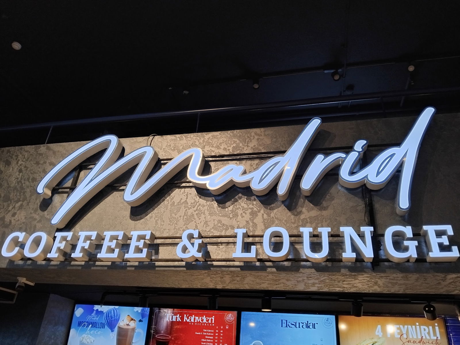 Coffee De Madrid Maidan