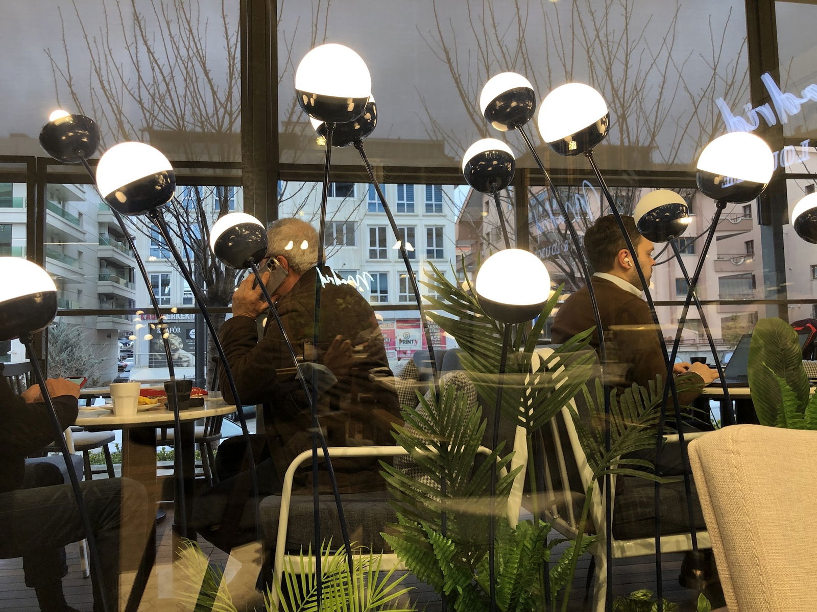 Coffee De Madrid Maidan