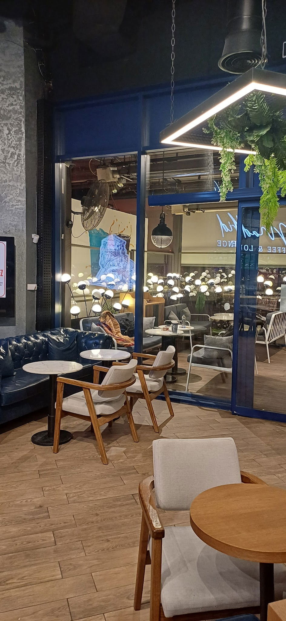 Coffee De Madrid Maidan