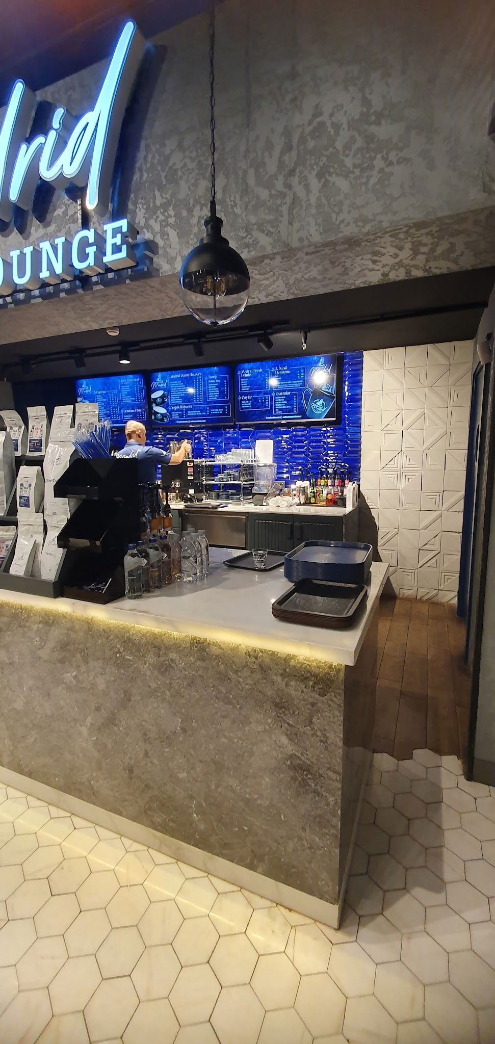 Coffee De Madrid Maidan