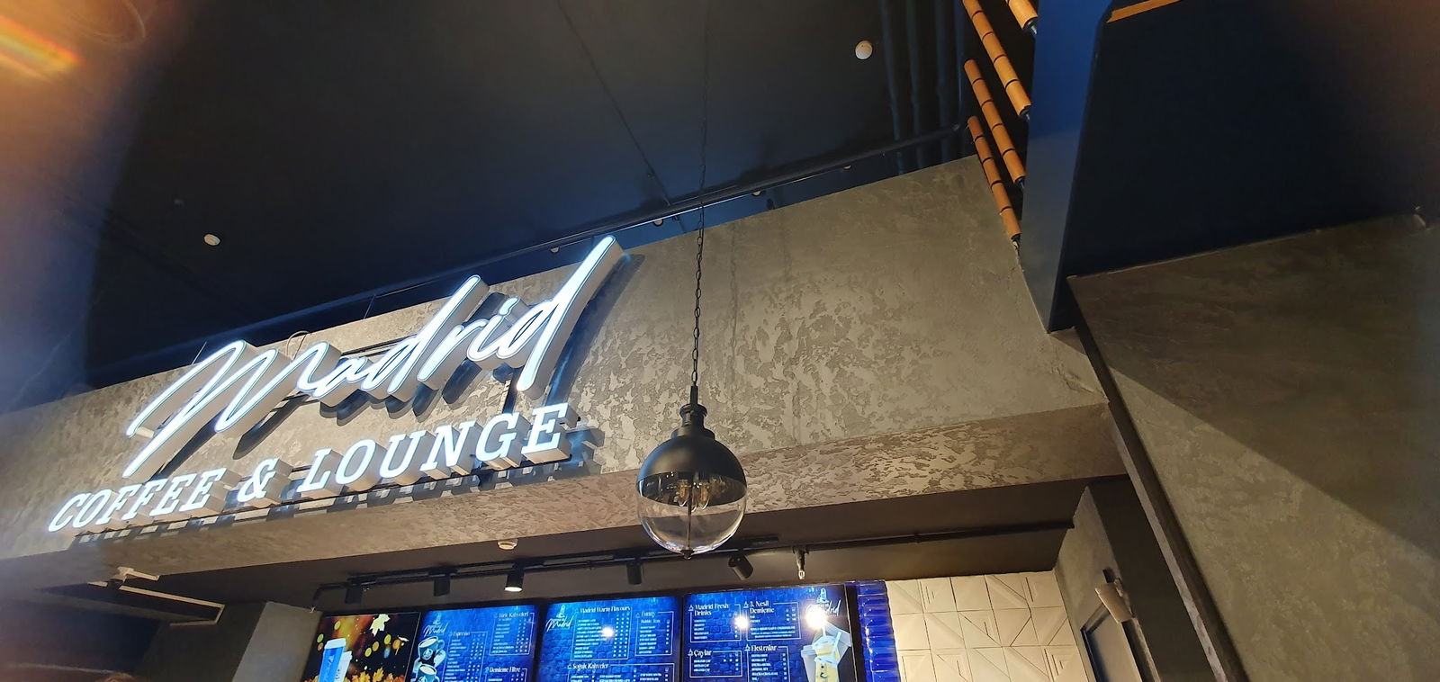 Coffee De Madrid Maidan