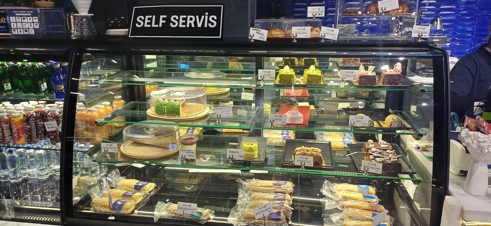 Coffee De Madrid Maidan