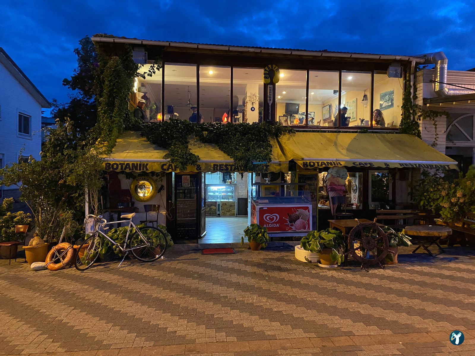 Botanik Cafe & Restaurant