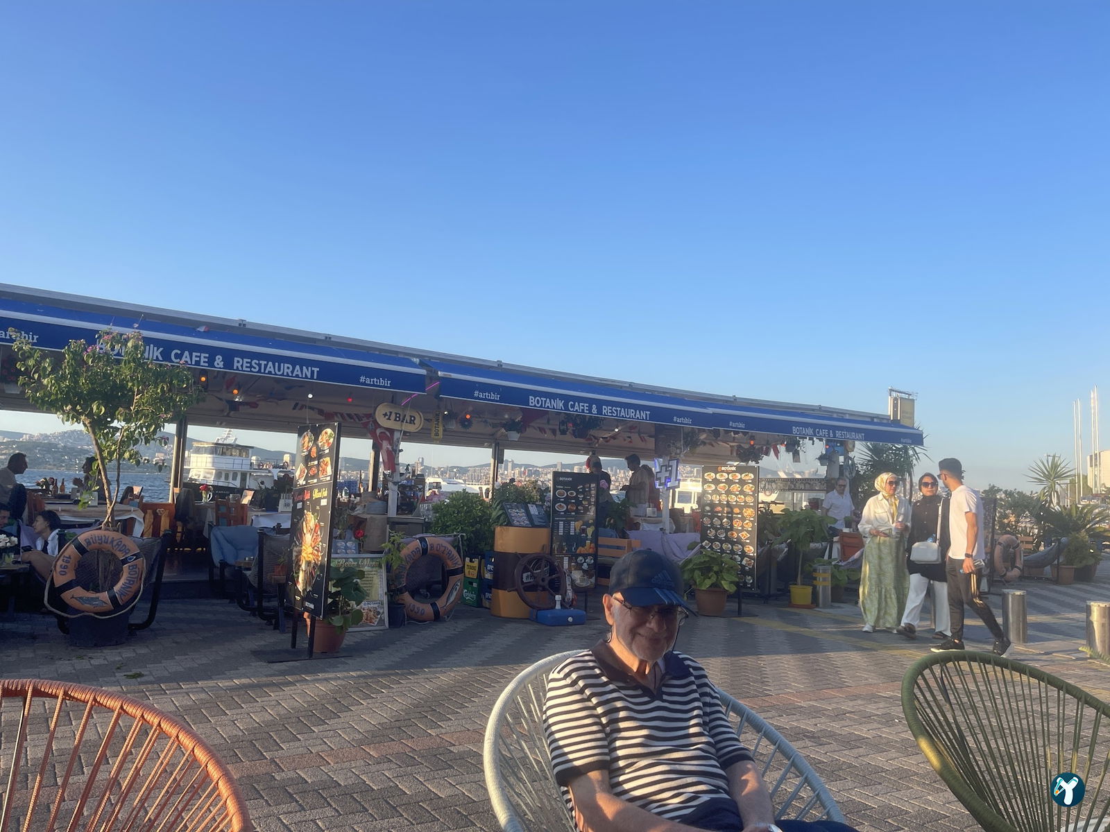 Botanik Cafe & Restaurant