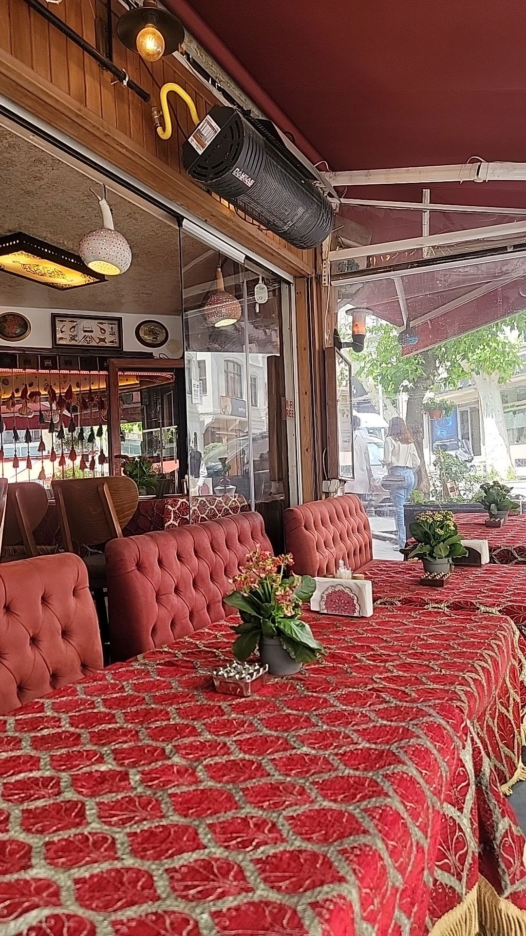 Istanbul Kitchen Cafe Restaurant