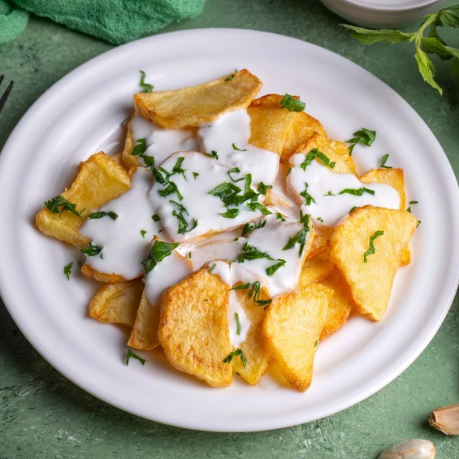 Yoğurt Soslu Patates