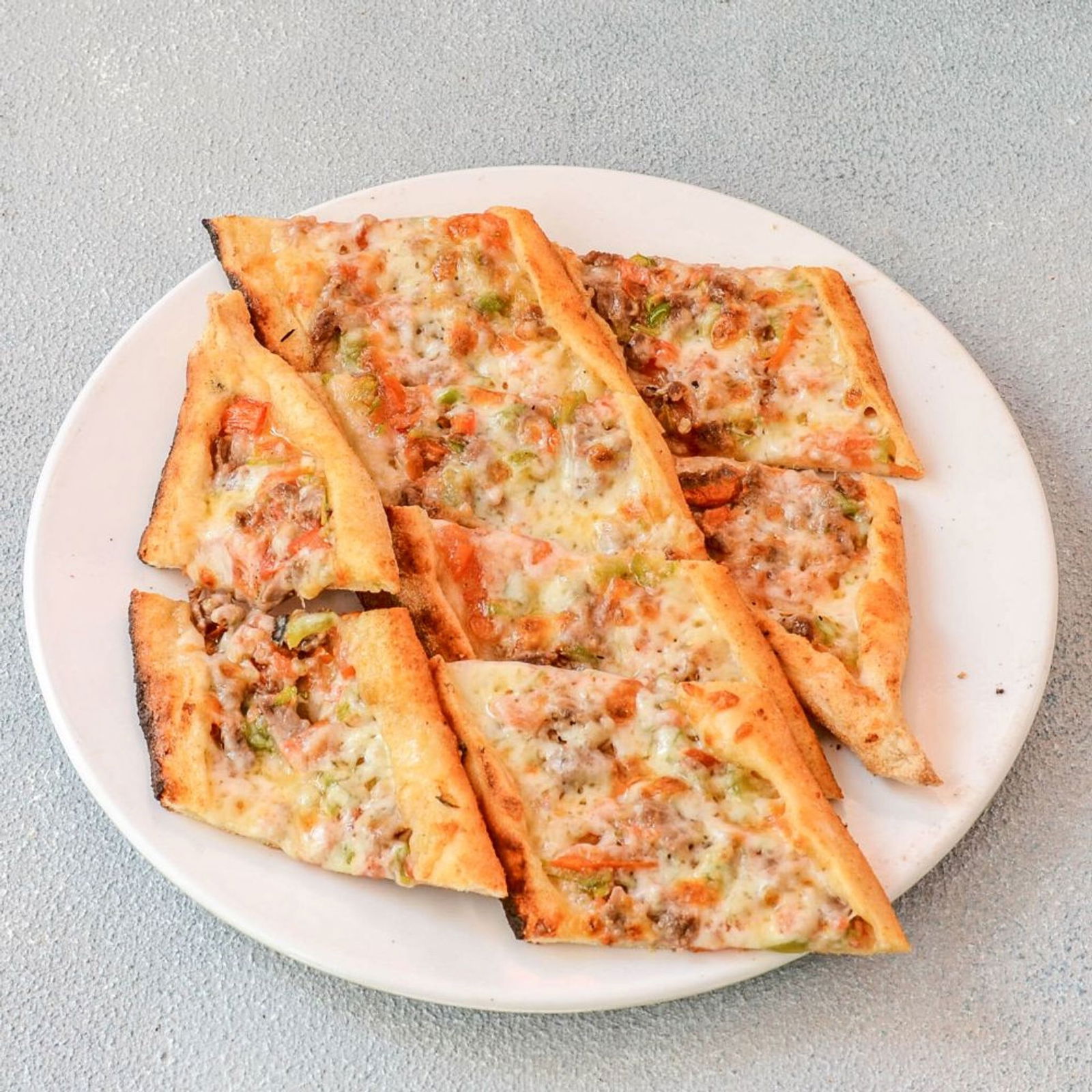 Kuşbaşılı Kaşarlı Mantarlı Pide