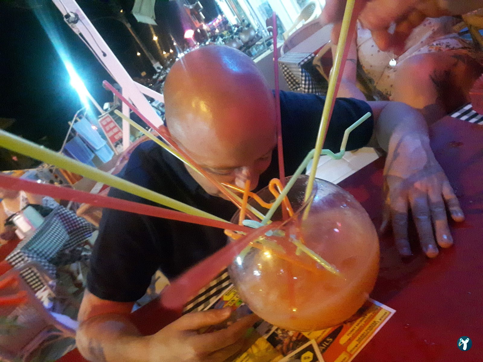 Raindrop Cafe Bar Restoran