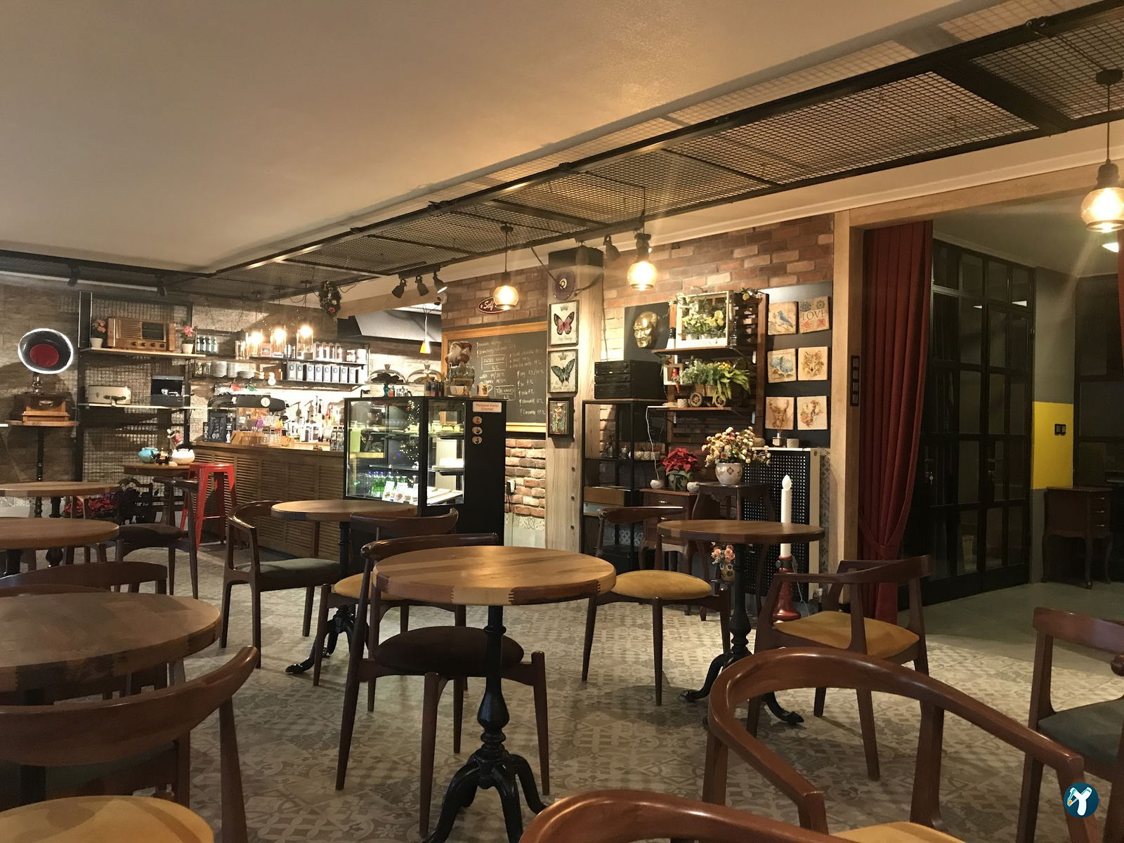 Lavinnia Coffee Kahve Ve Tatlı Evi