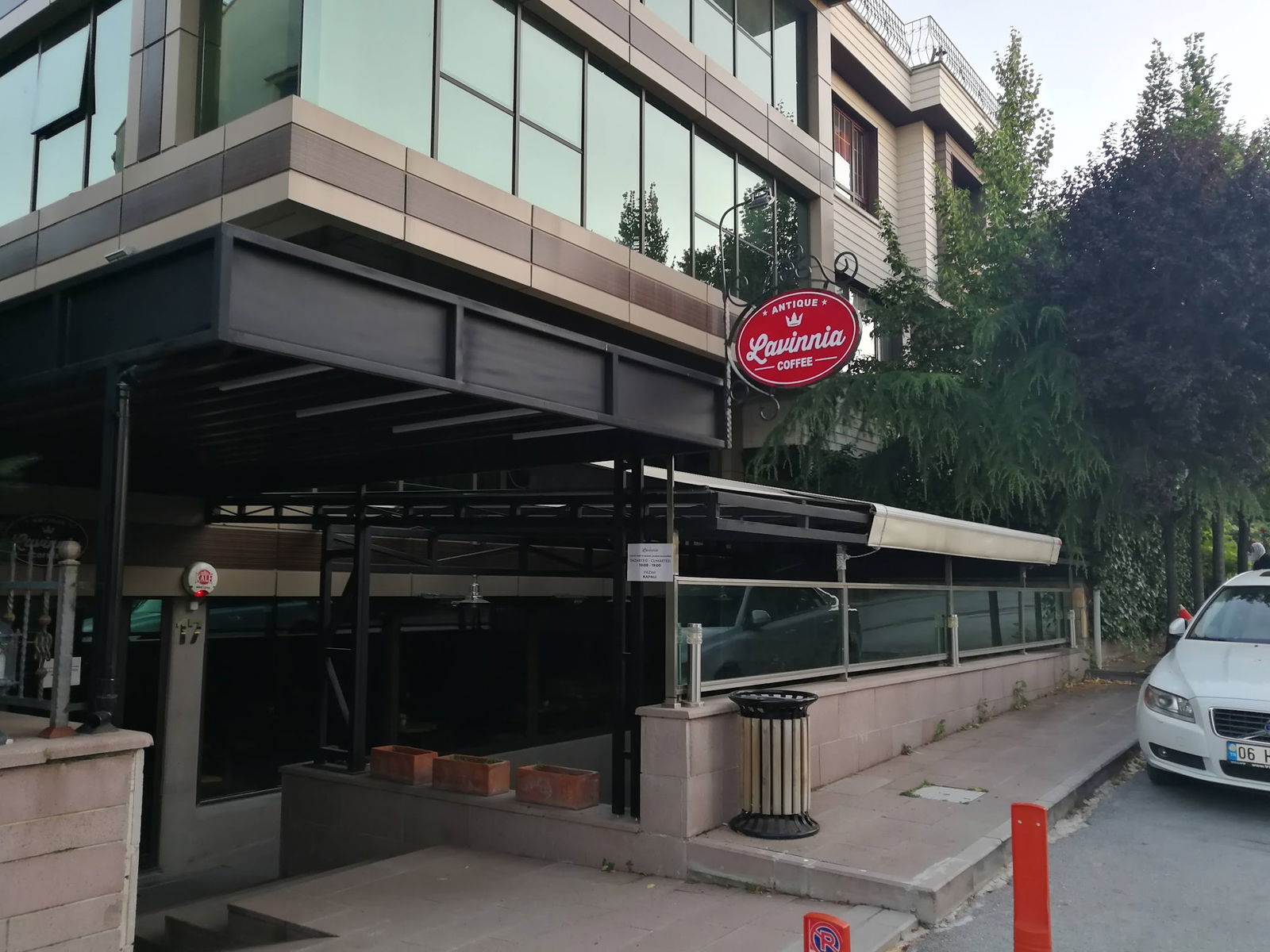 Lavinnia Coffee Kahve Ve Tatlı Evi