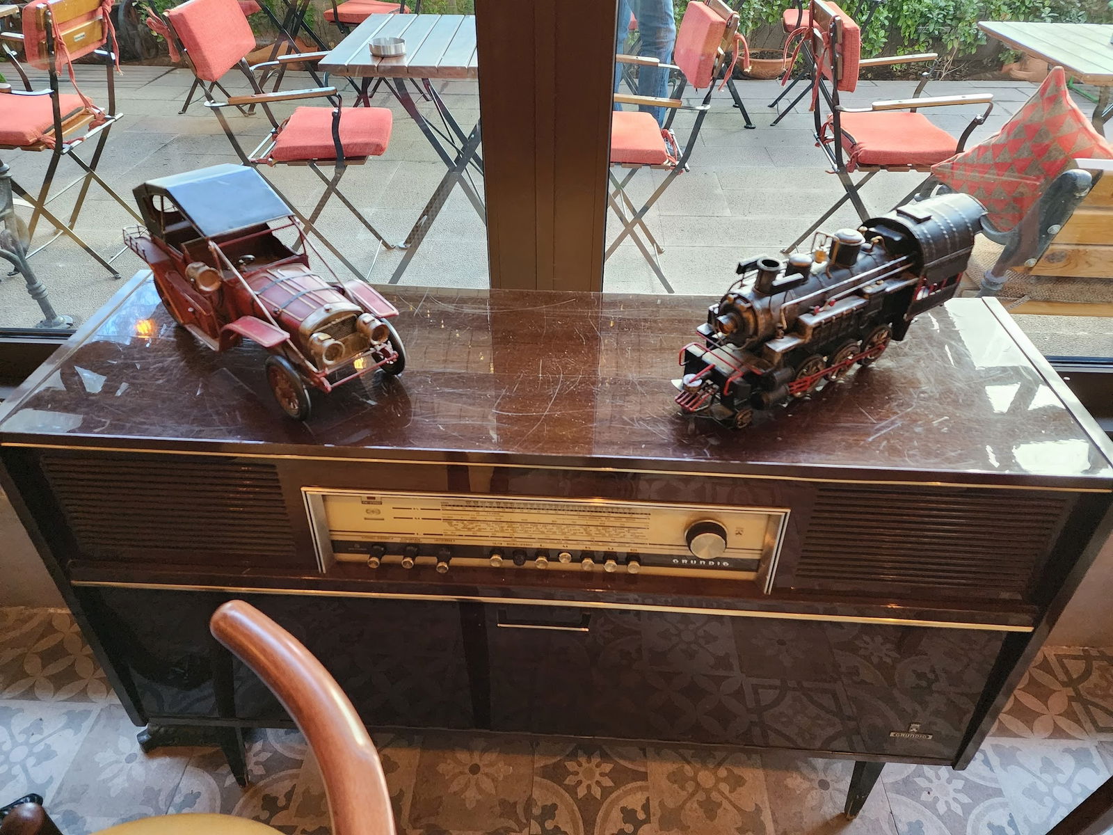 Lavinnia Coffee Kahve Ve Tatlı Evi