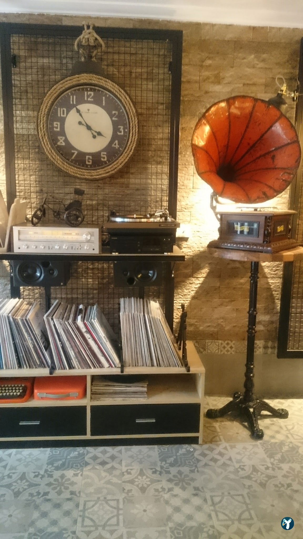 Lavinnia Coffee Kahve Ve Tatlı Evi
