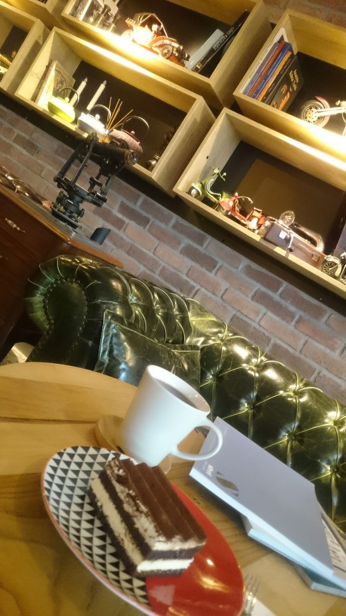 Lavinnia Coffee Kahve Ve Tatlı Evi