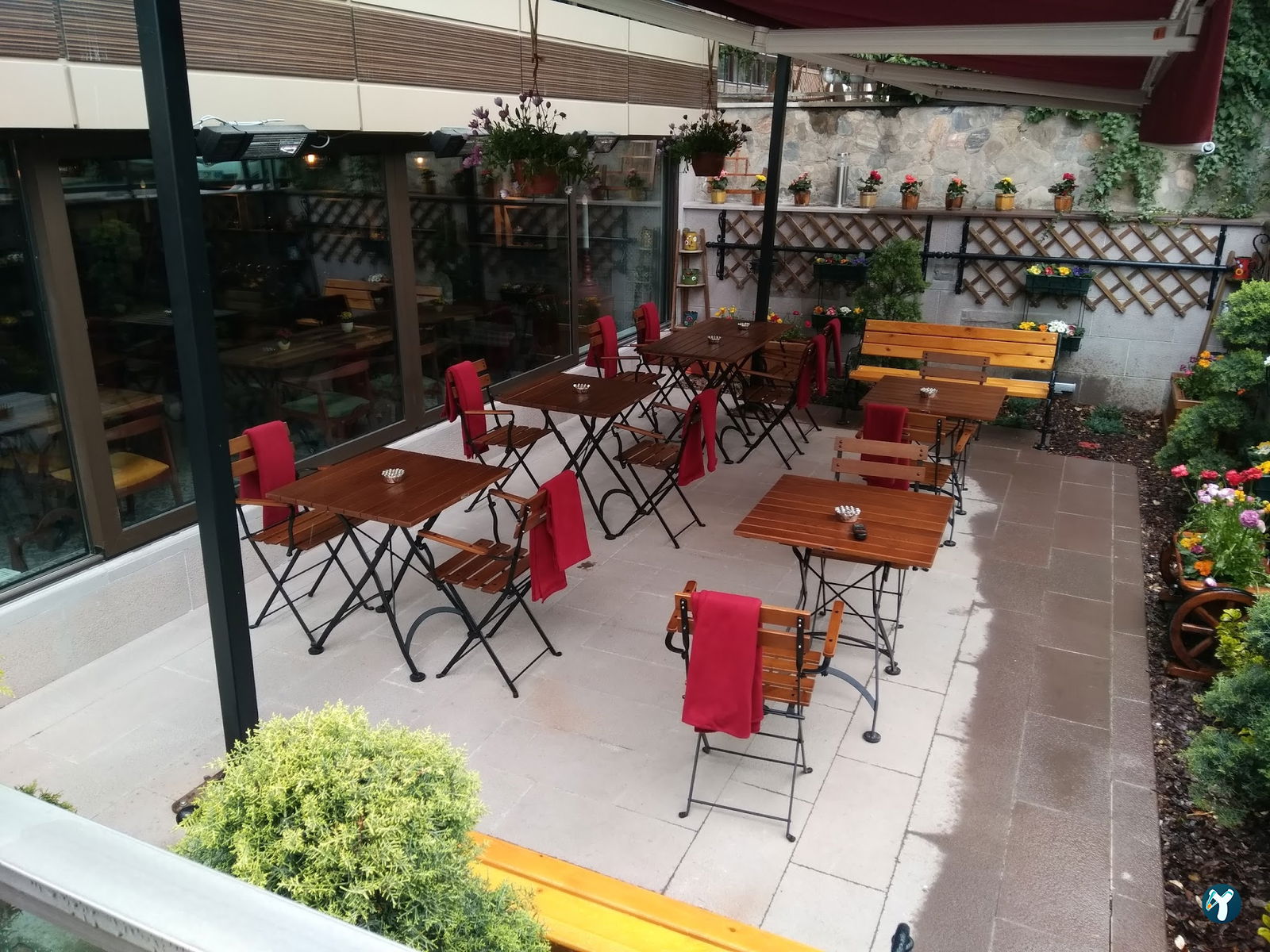 Lavinnia Coffee Kahve Ve Tatlı Evi