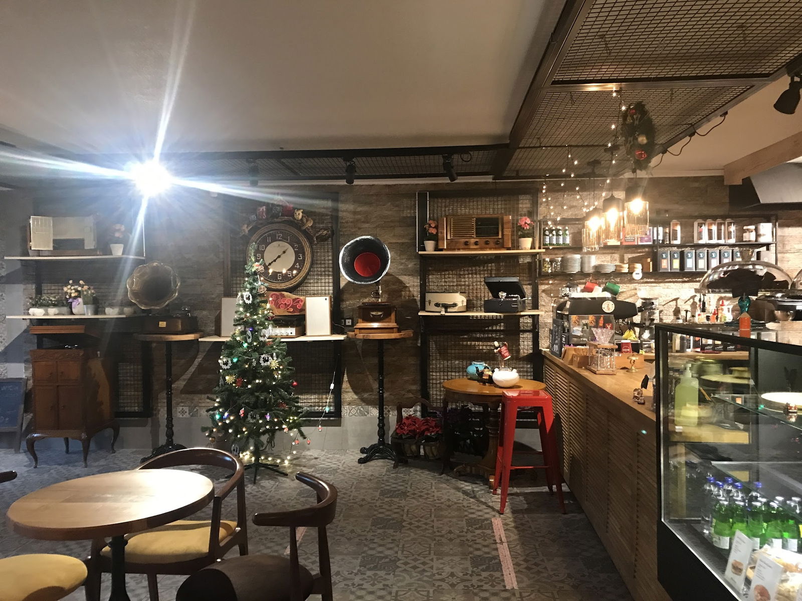 Lavinnia Coffee Kahve Ve Tatlı Evi