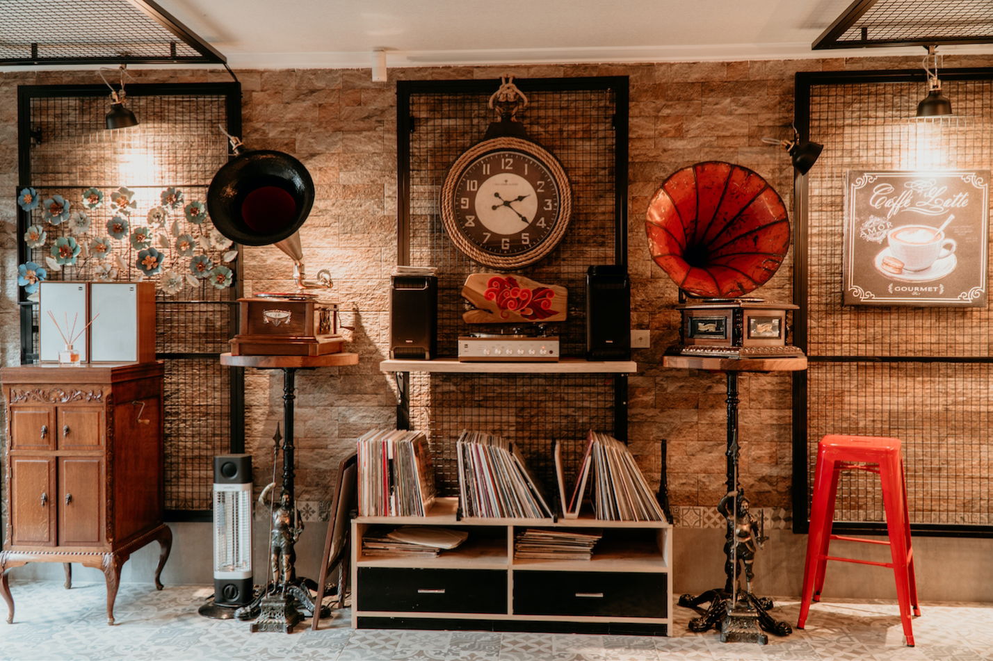 Lavinnia Coffee Kahve Ve Tatlı Evi