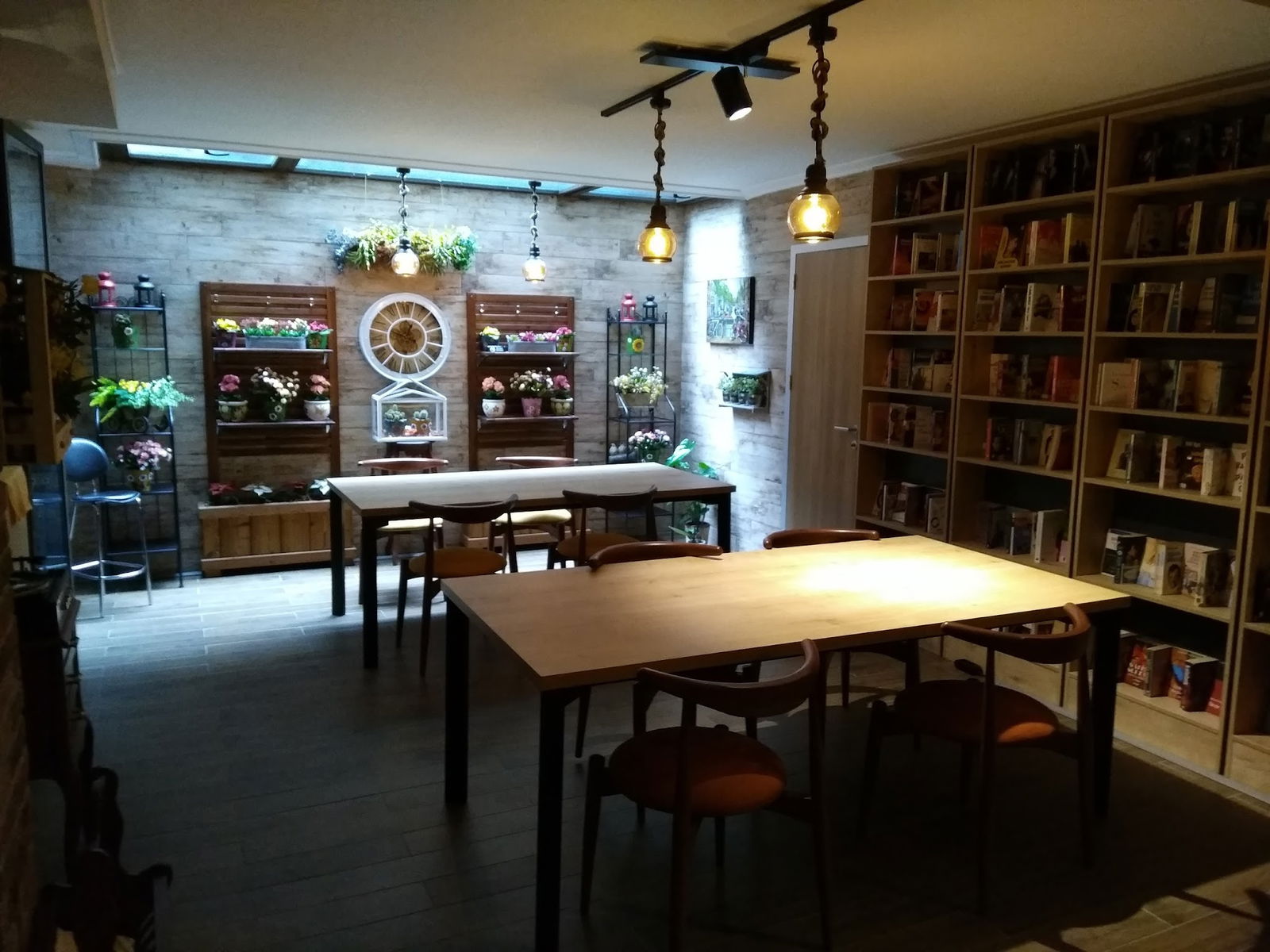 Lavinnia Coffee Kahve Ve Tatlı Evi