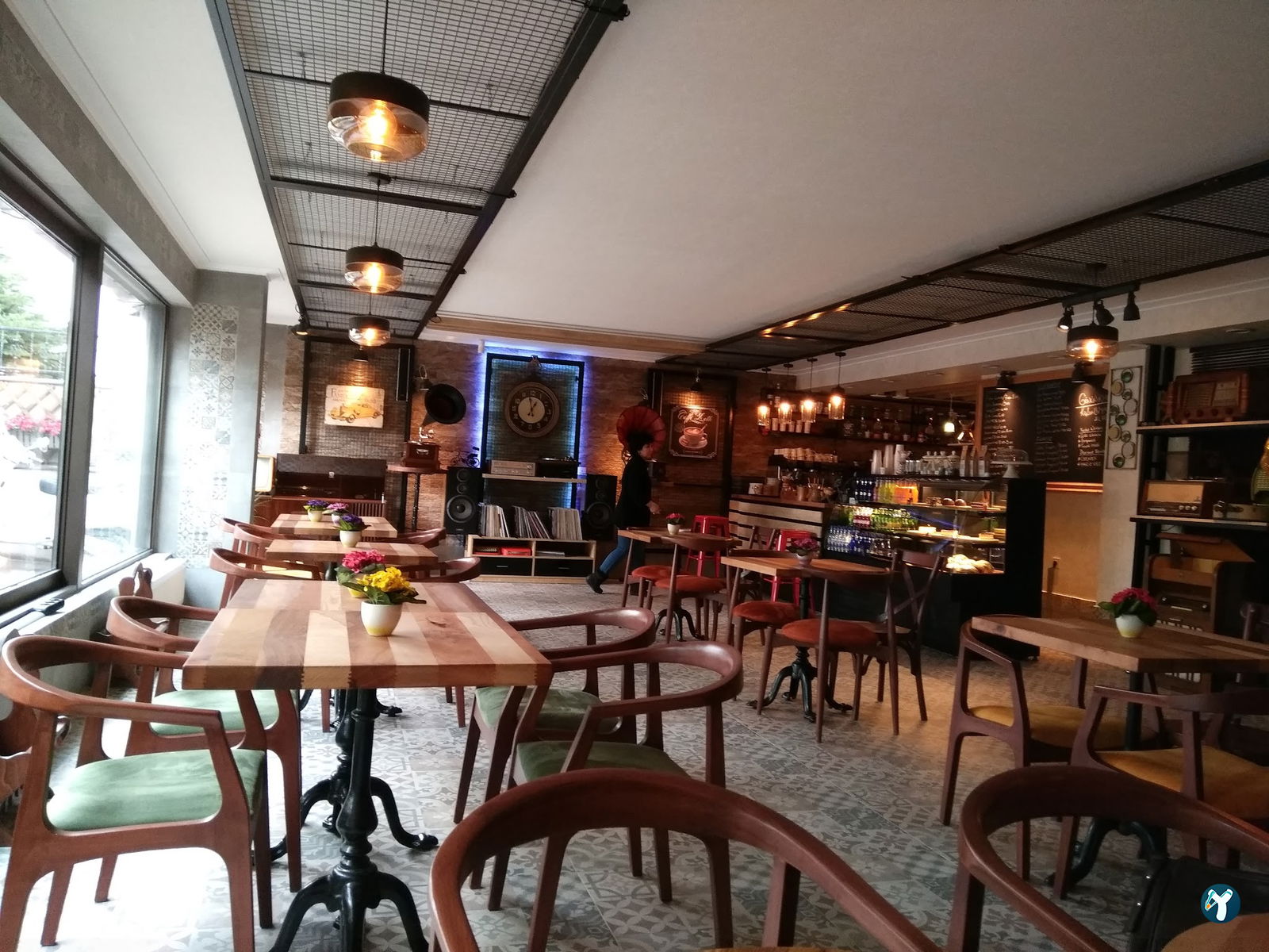 Lavinnia Coffee Kahve Ve Tatlı Evi