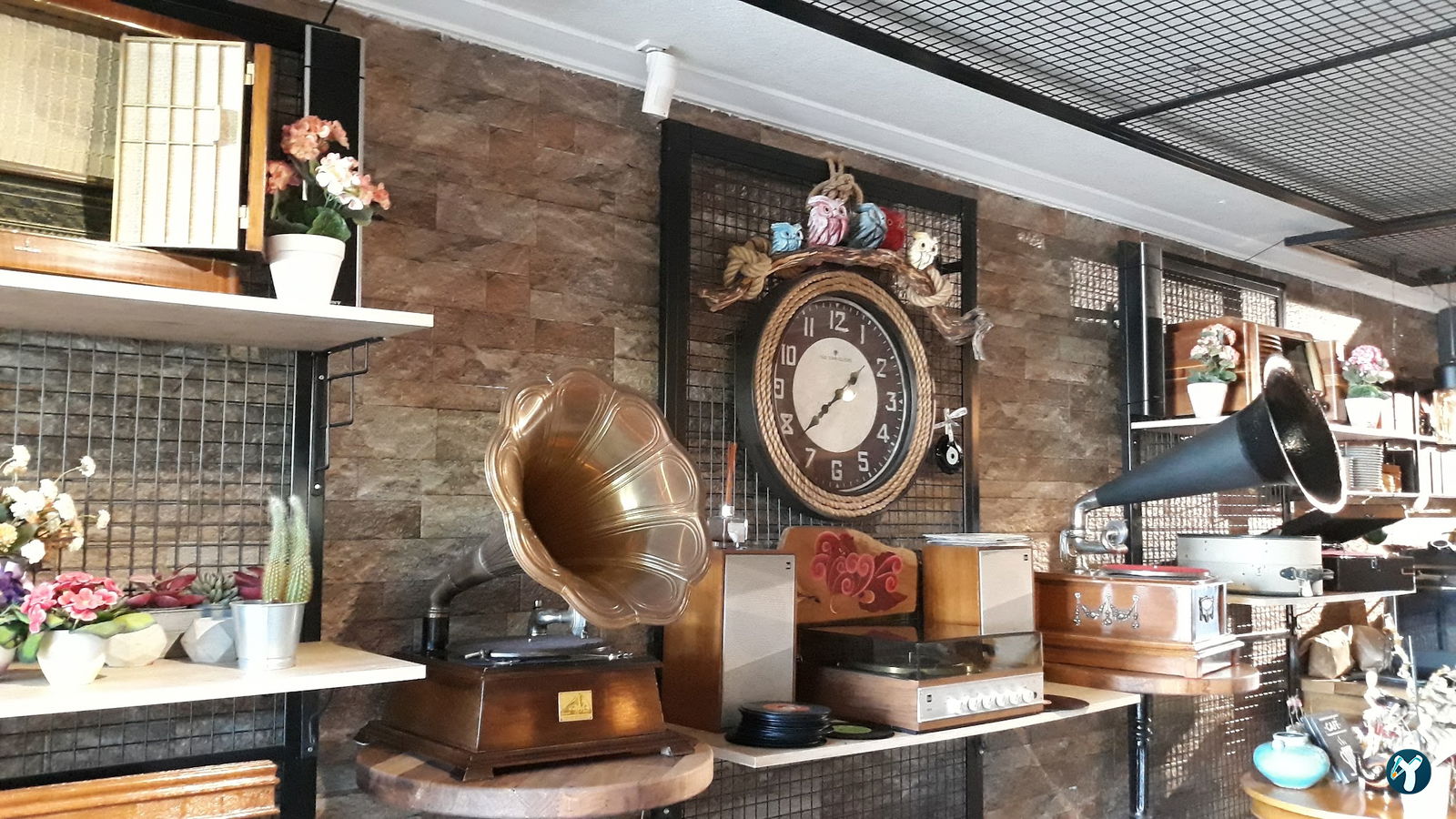 Lavinnia Coffee Kahve Ve Tatlı Evi