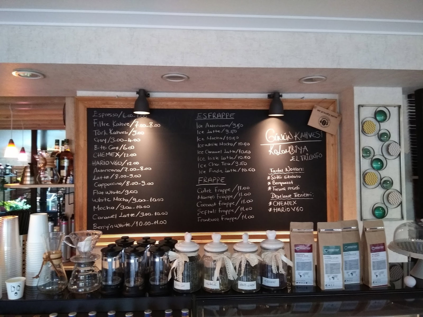 Lavinnia Coffee Kahve Ve Tatlı Evi