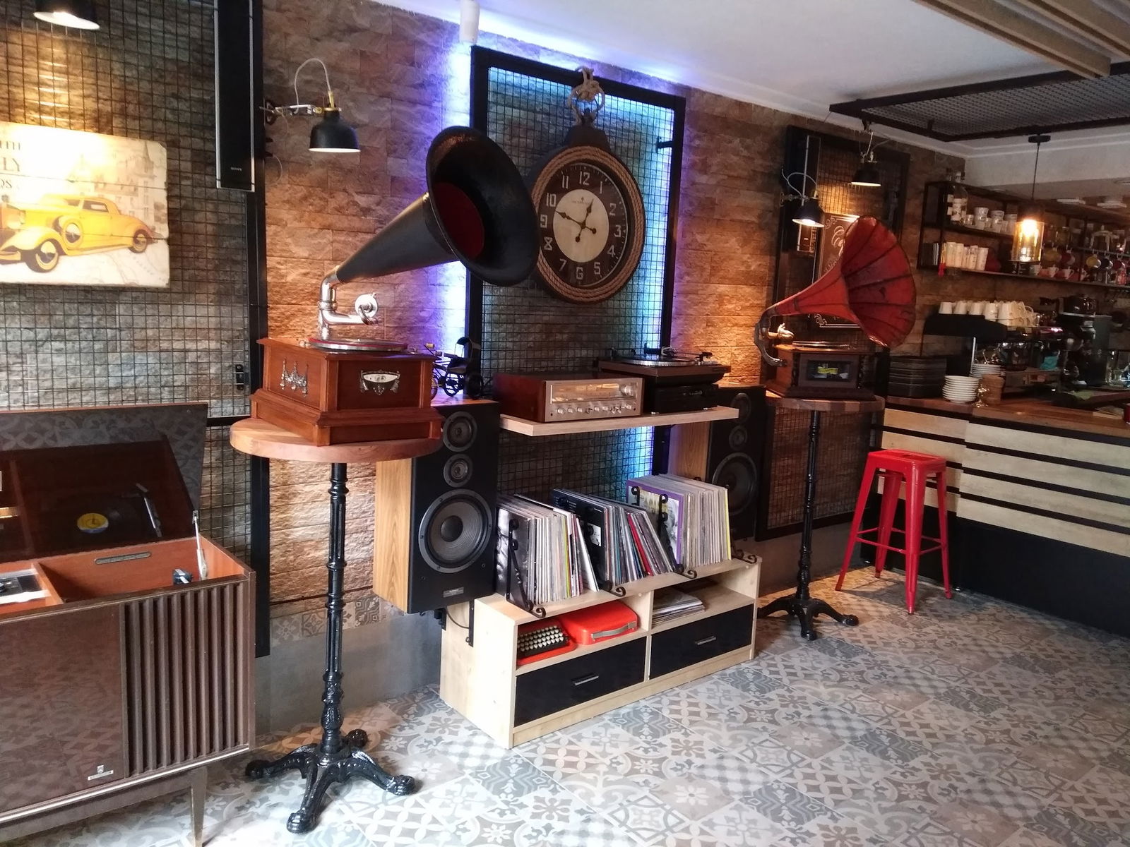 Lavinnia Coffee Kahve Ve Tatlı Evi