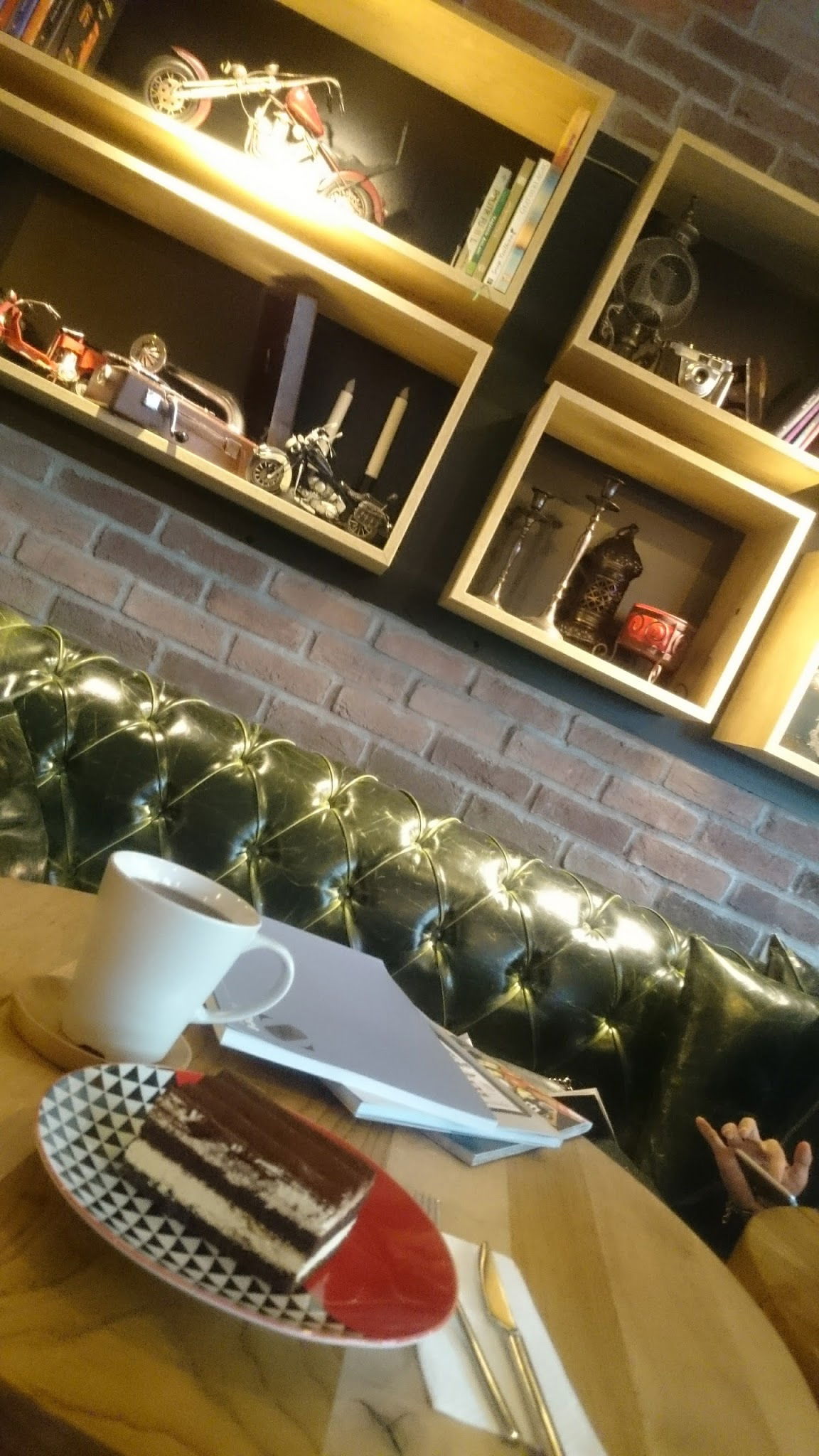 Lavinnia Coffee Kahve Ve Tatlı Evi