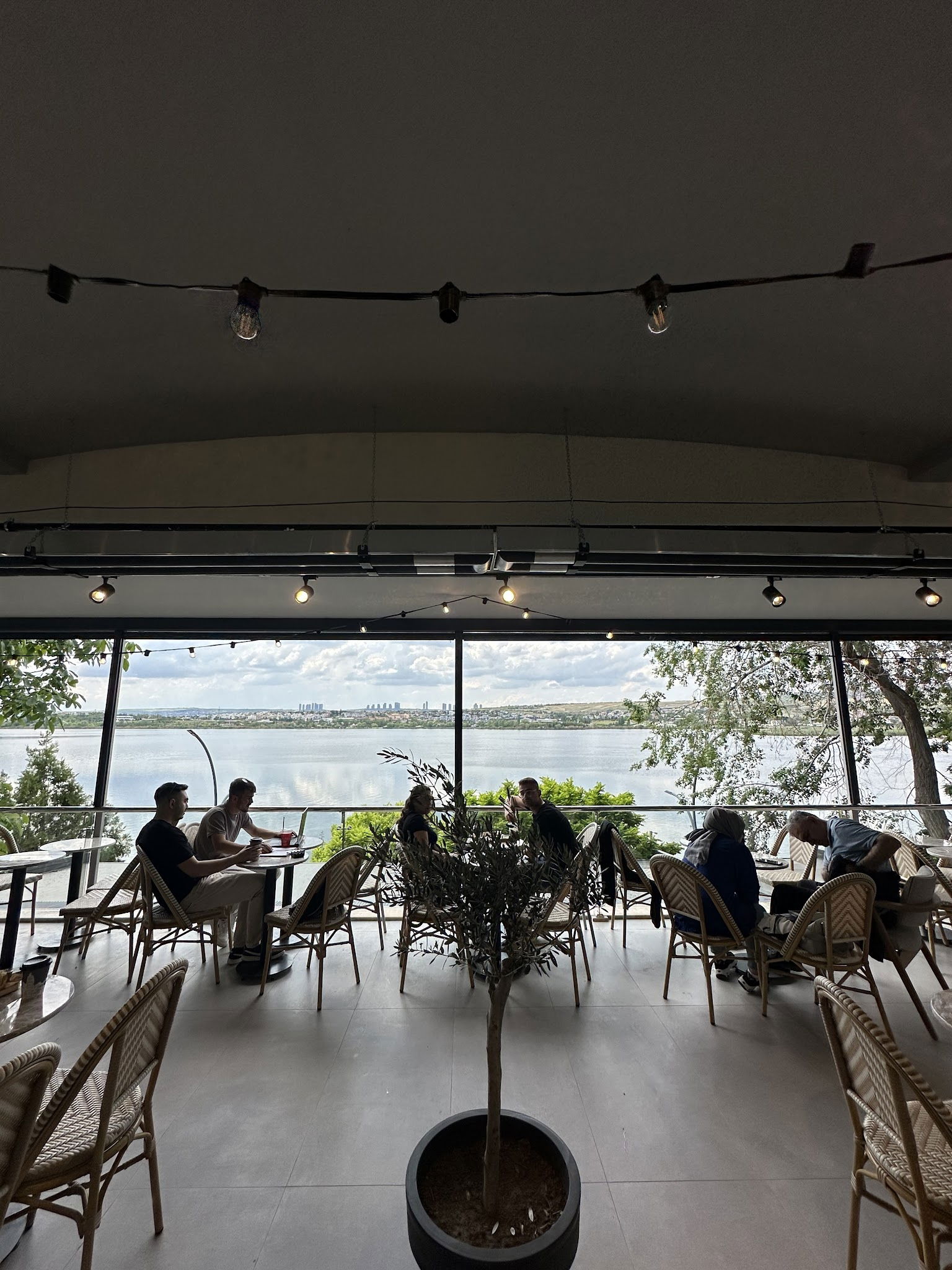 Caffé Di Toeé Mogan Gölü