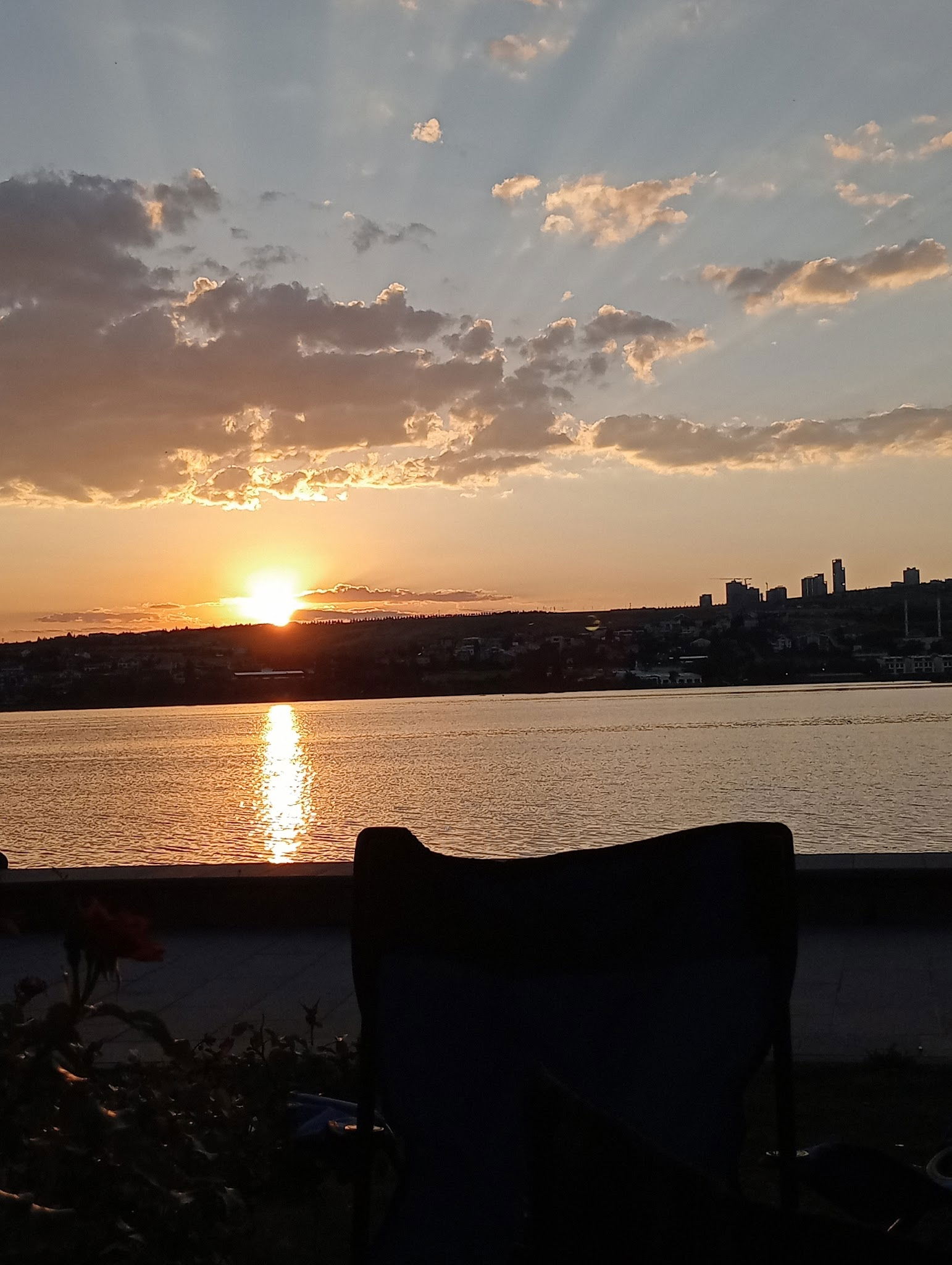 Caffé Di Toeé Mogan Gölü