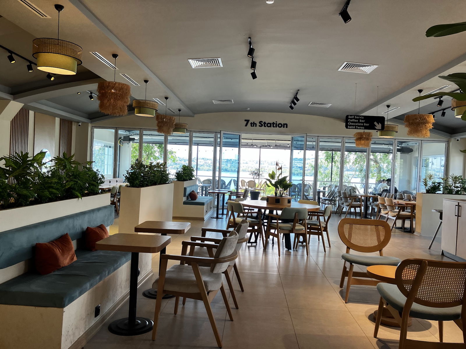 Caffé Di Toeé Mogan Gölü