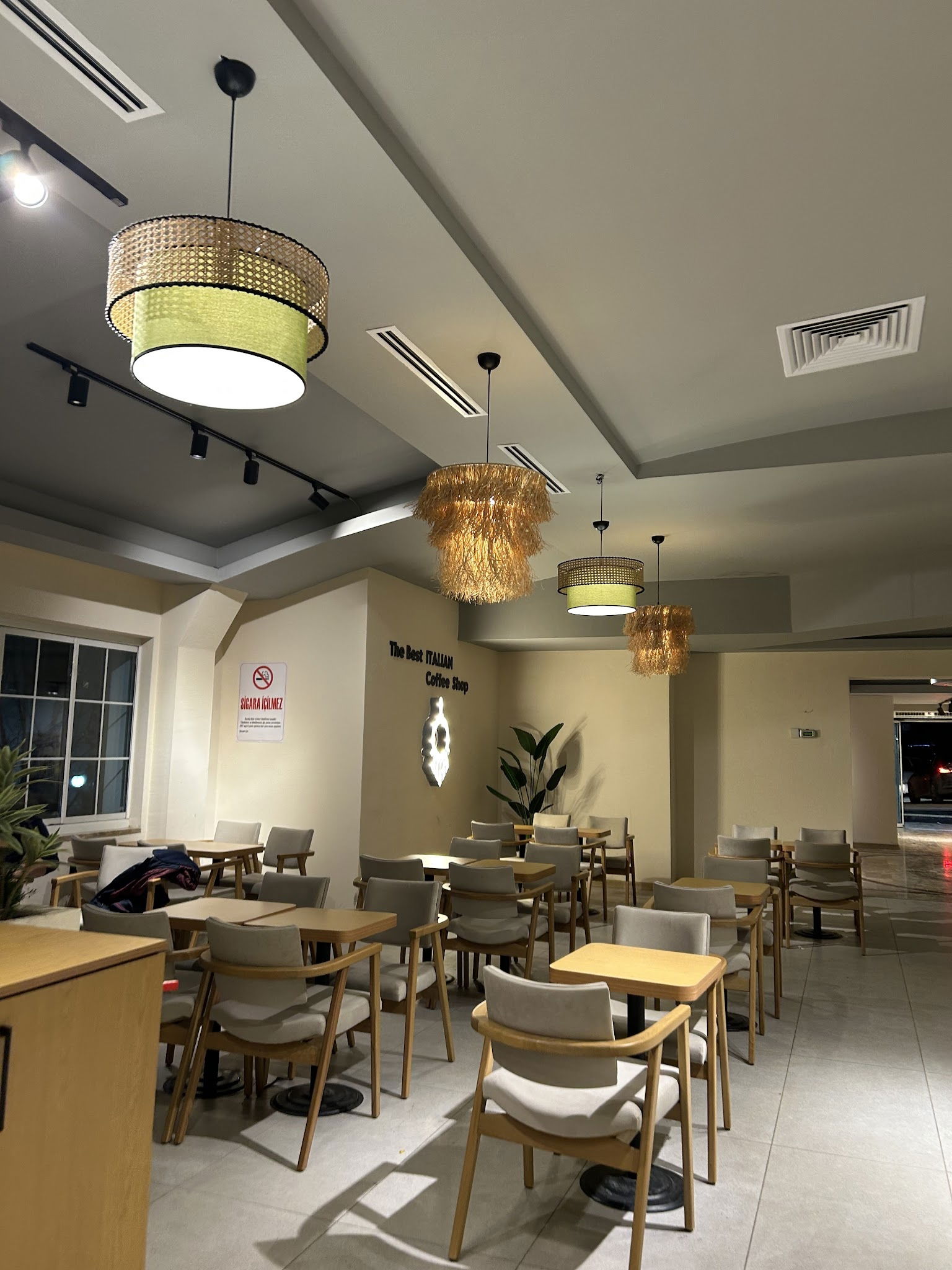 Caffé Di Toeé Mogan Gölü