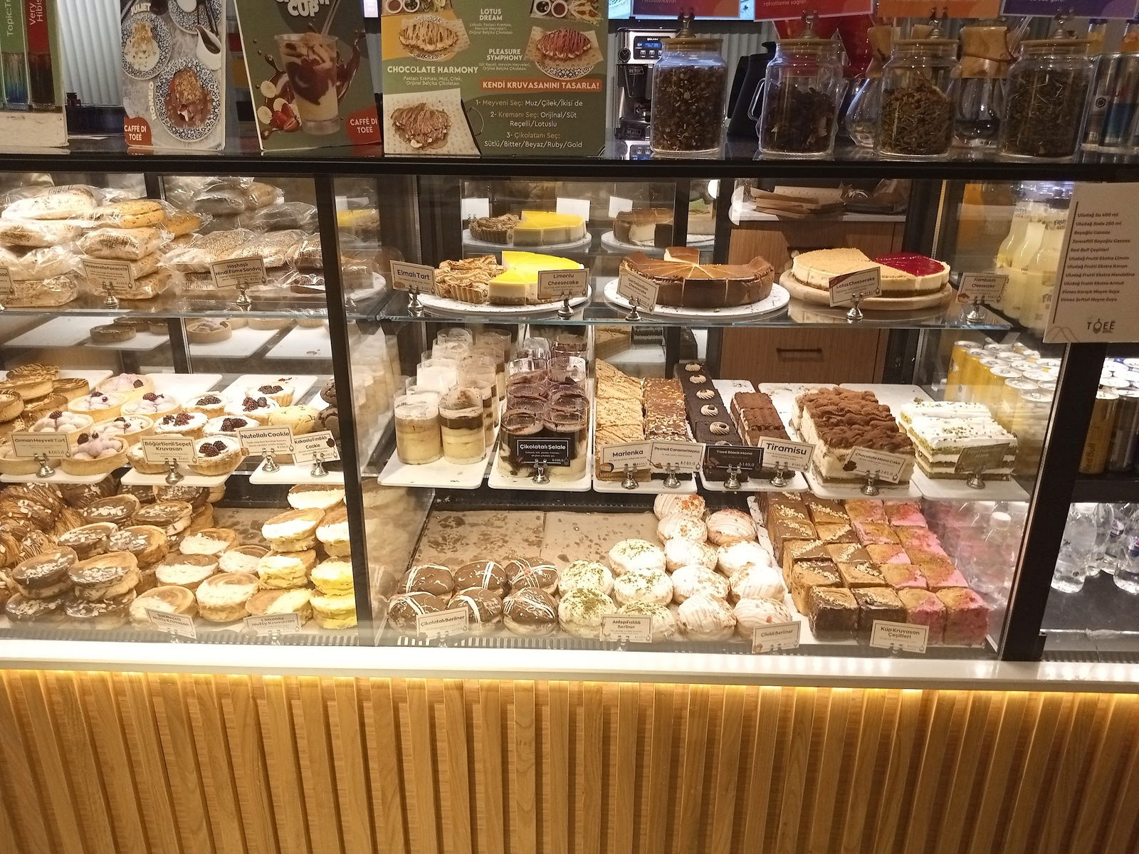 Caffé Di Toeé Mogan Gölü