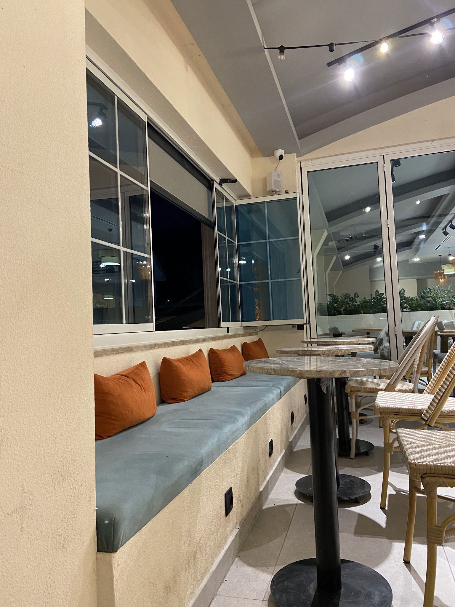 Caffé Di Toeé Mogan Gölü