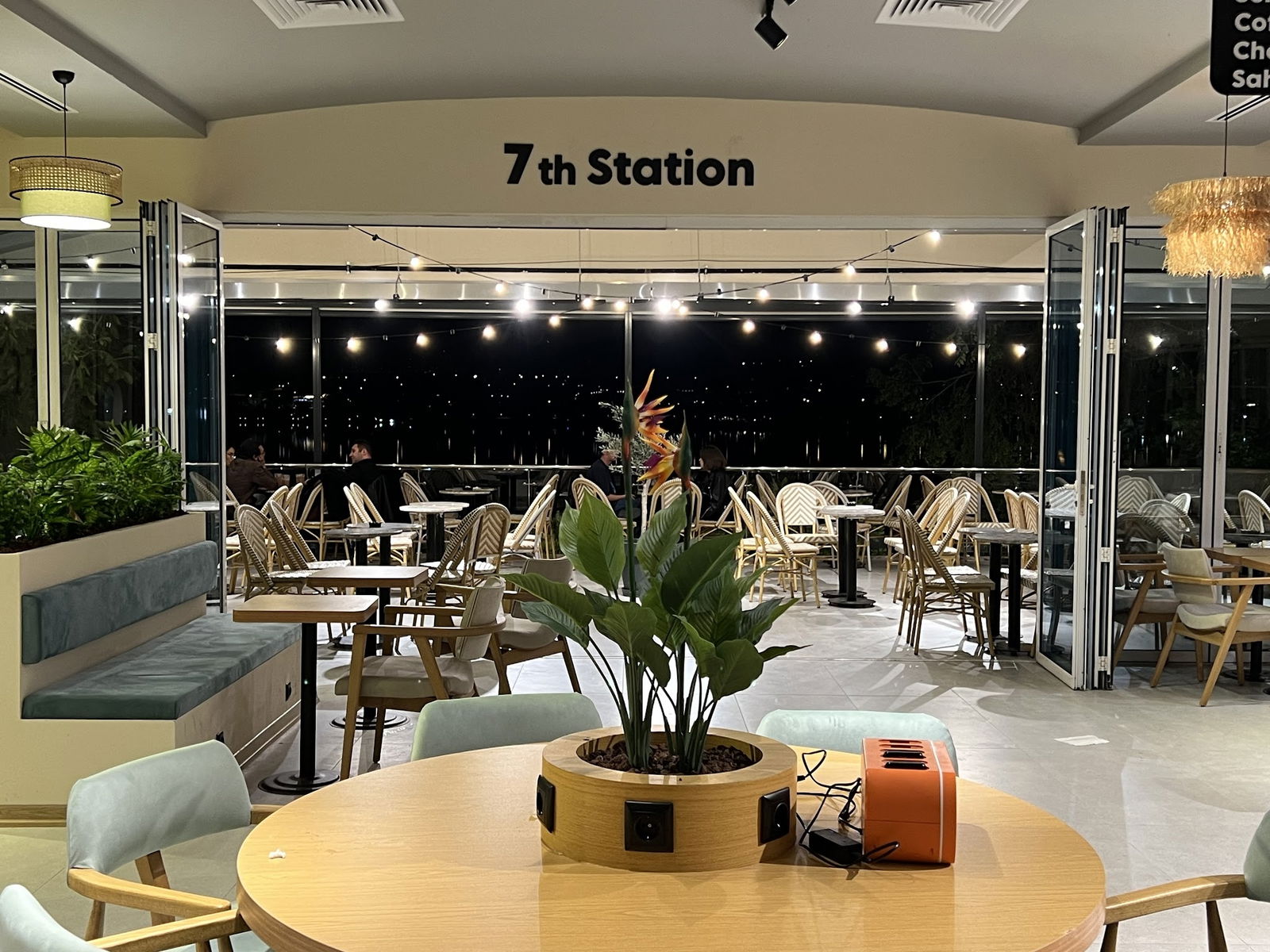 Caffé Di Toeé Mogan Gölü