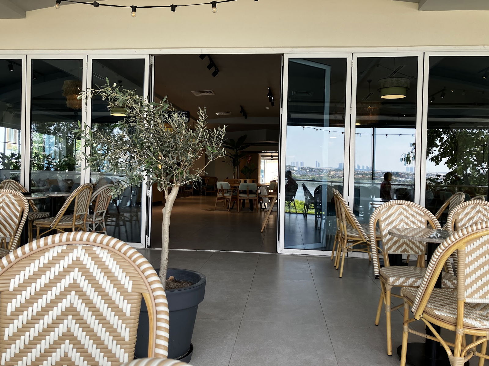 Caffé Di Toeé Mogan Gölü