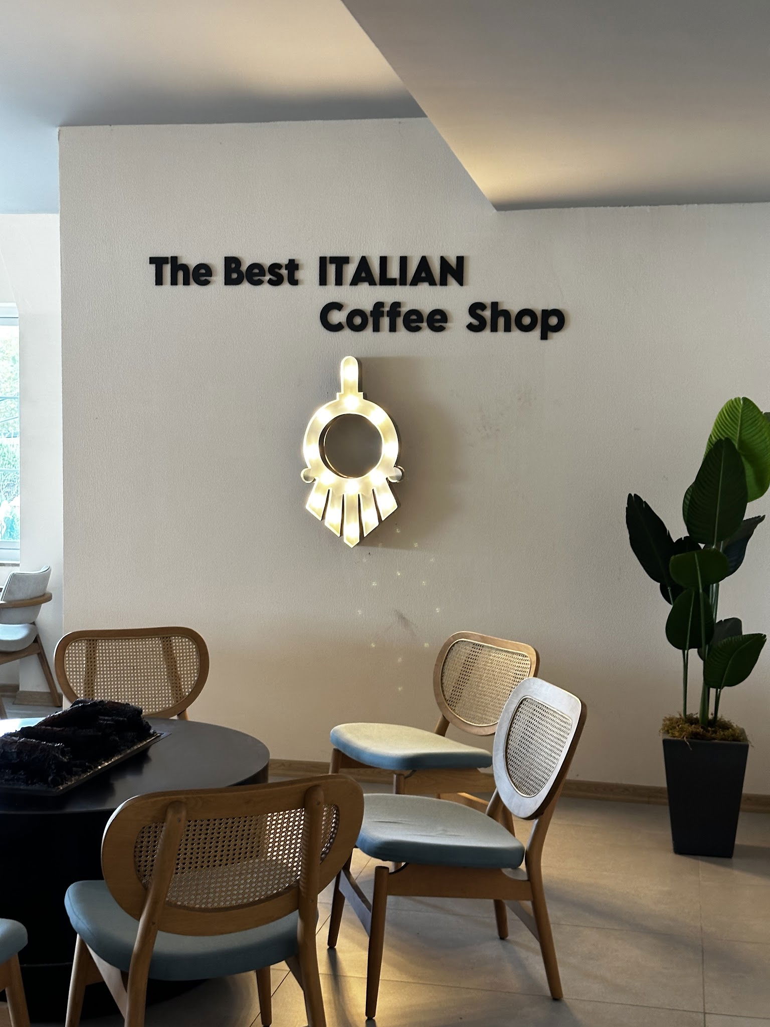 Caffé Di Toeé Mogan Gölü