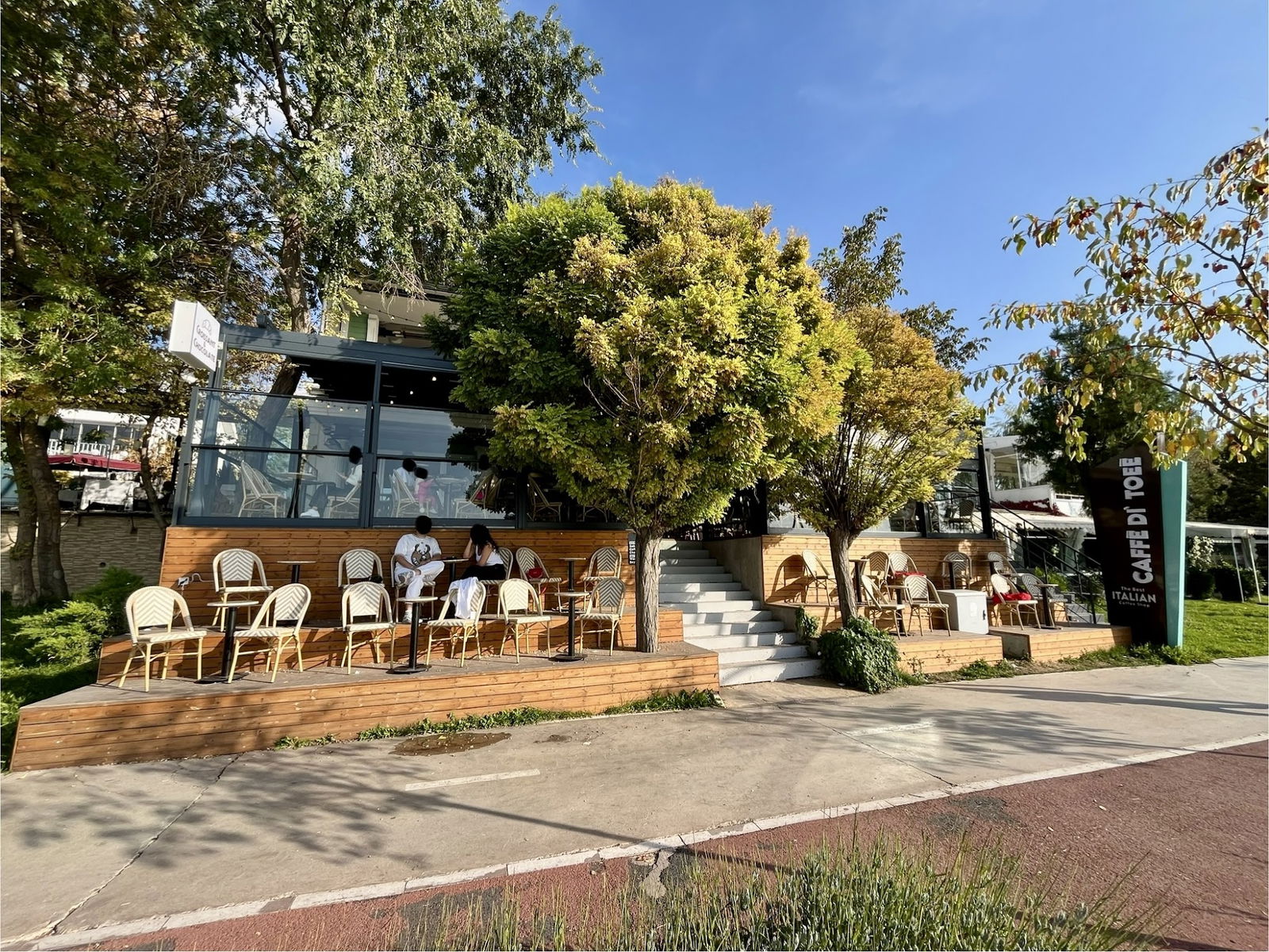 Caffé Di Toeé Mogan Gölü