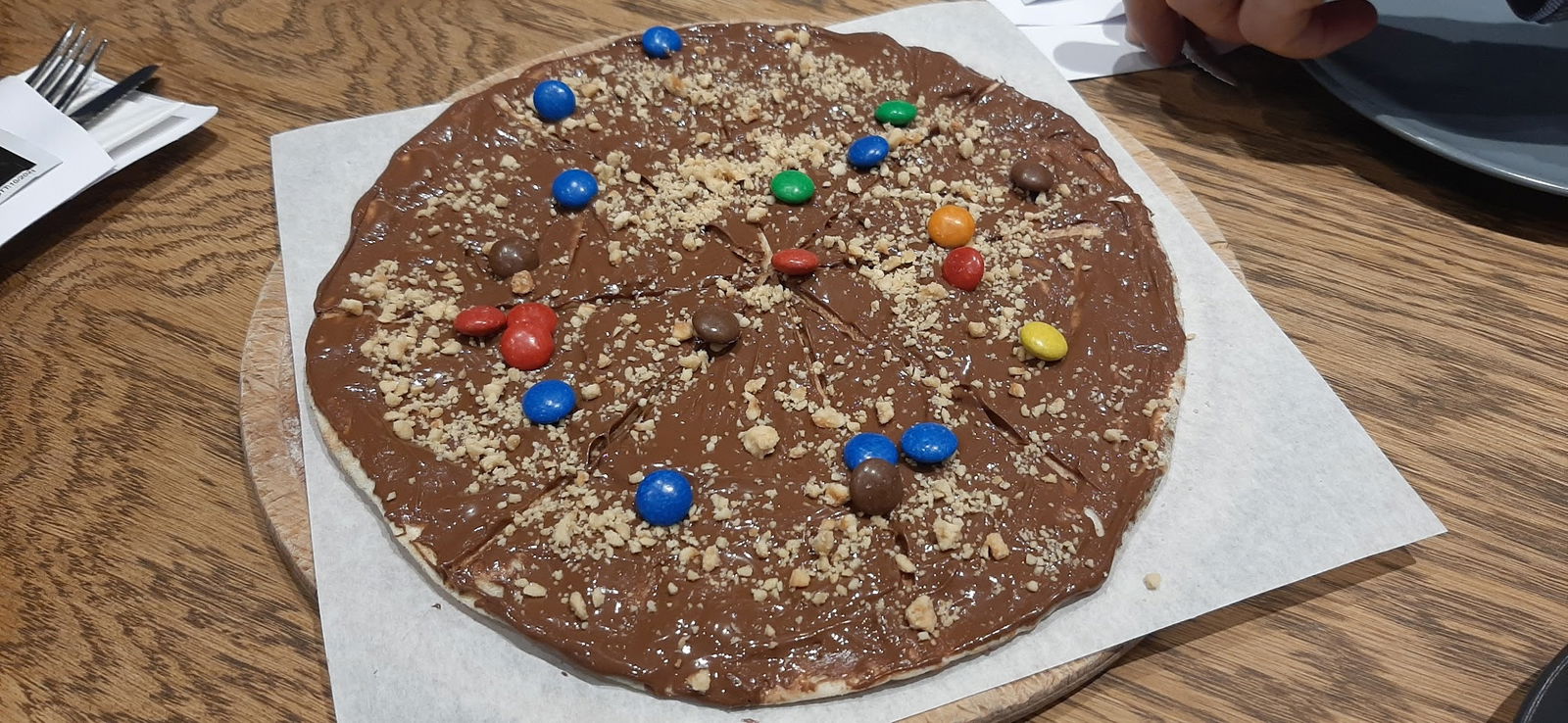 Bayraklı Pizza Locale