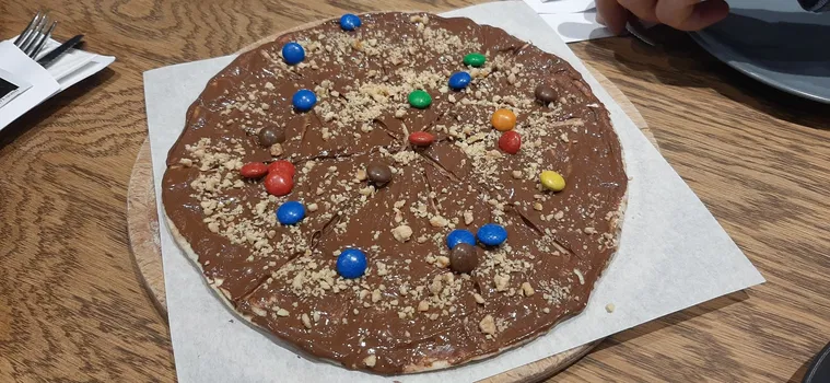 Bayraklı Pizza Locale resimleri