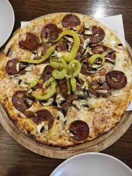 Bayraklı Pizza Locale resimleri