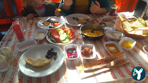 Karşıyakalı Kahvaltı