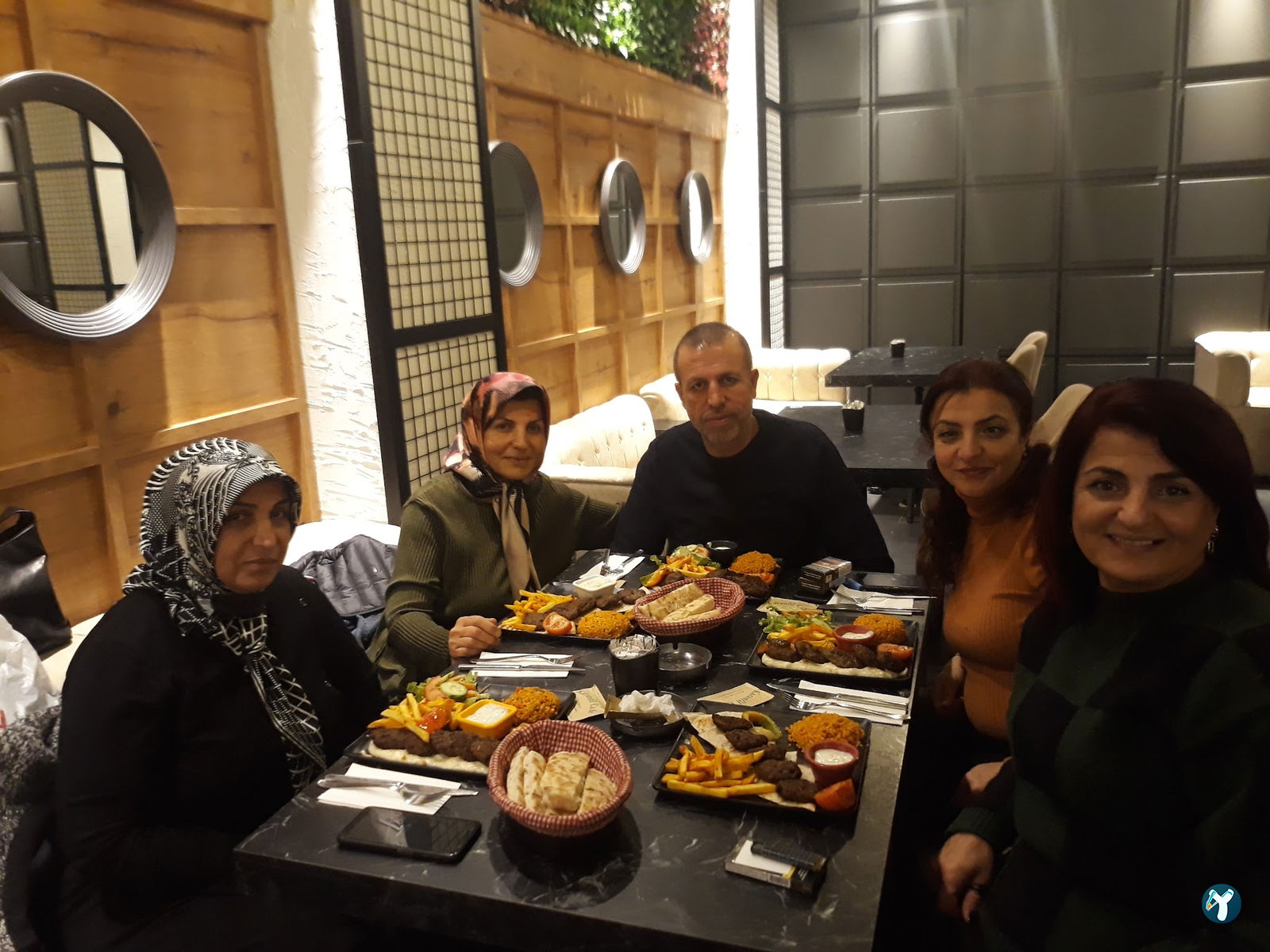 Karanfil Cafe