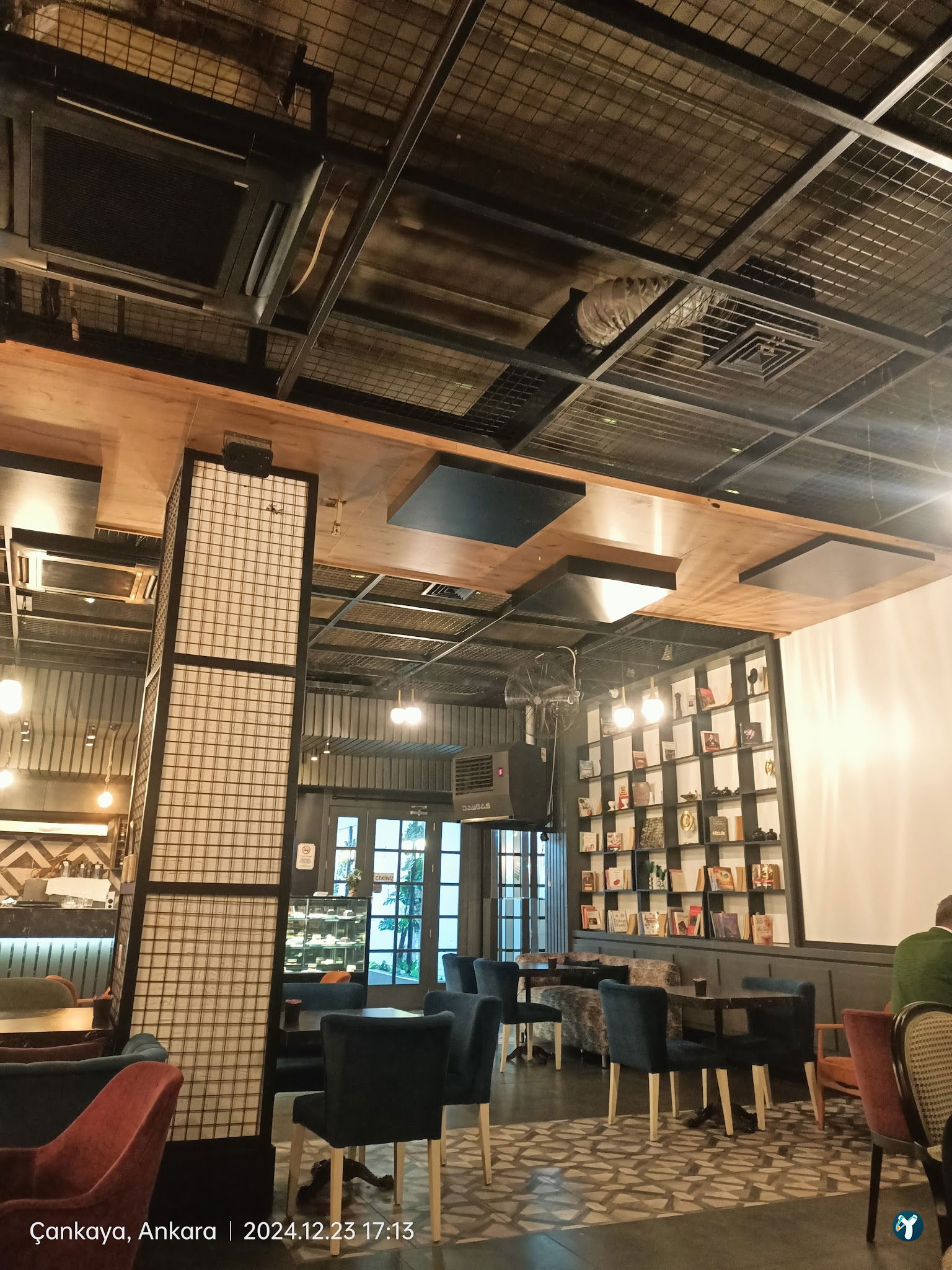 Karanfil Cafe