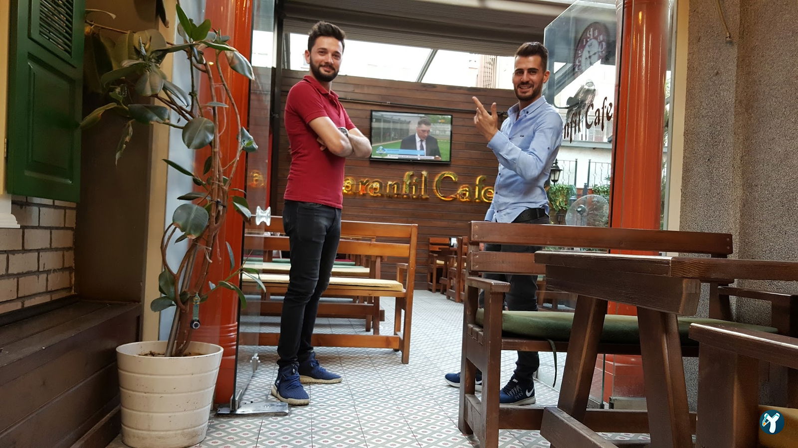 Karanfil Cafe