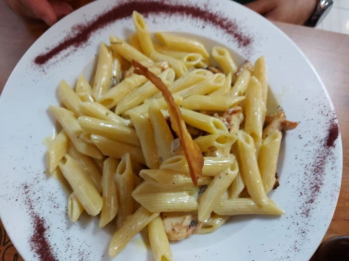 Çatal'da Tavuk Karşıyaka