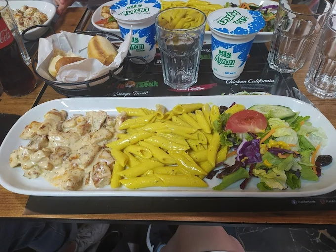 Çatal'da Tavuk Karşıyaka