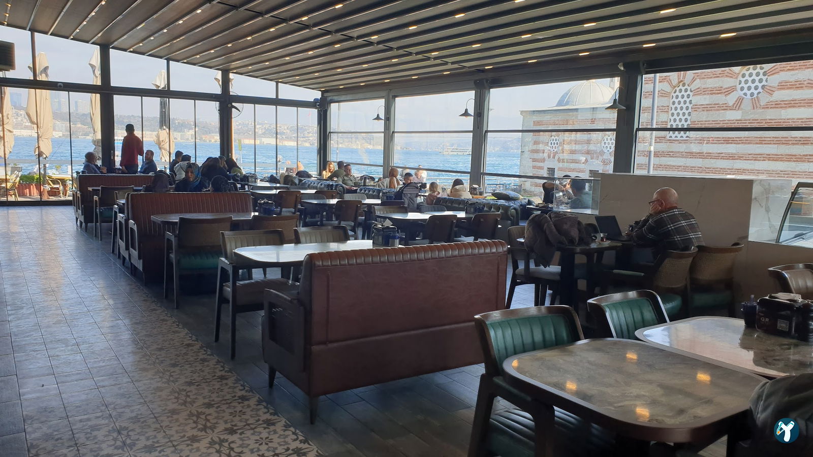 Paçi Lounge