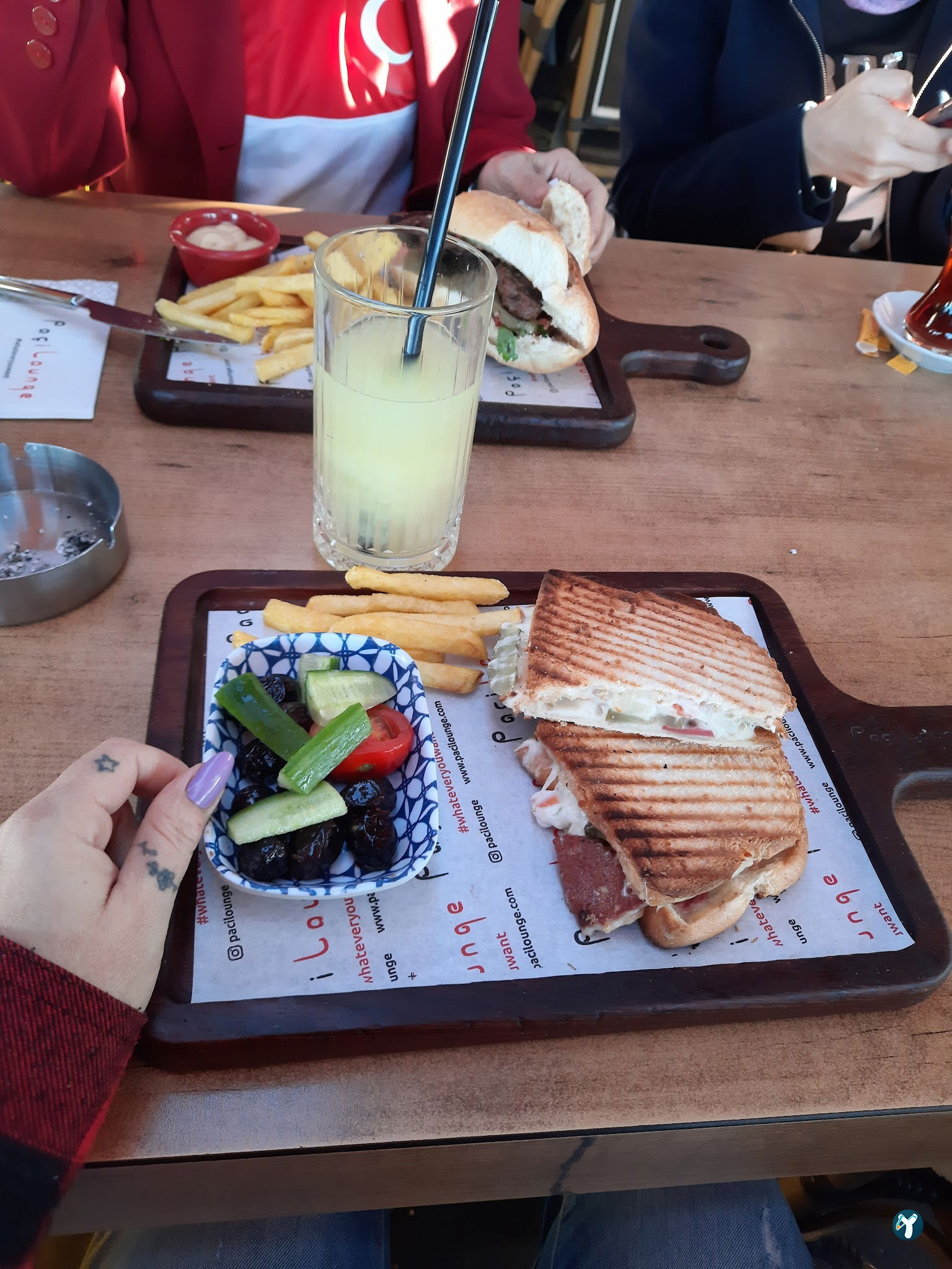 Paçi Lounge
